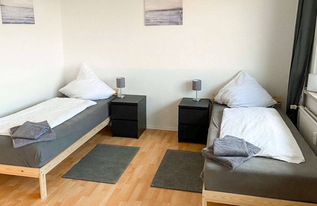 HAL12 cozy flat with TV & WLAN in Halle