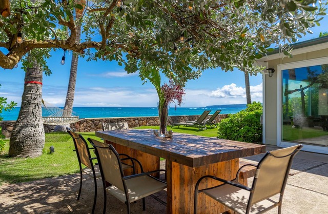 Hale Oka Nunu: Oceanfront Private, Spacious Paradise North Shore Home w/Hot Tub