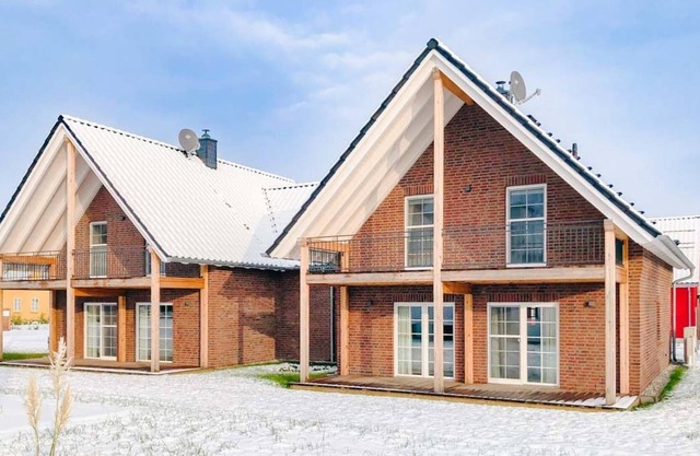 Half of a holiday home near the natural harbor of Krummin on the beautiful island of Usedom.