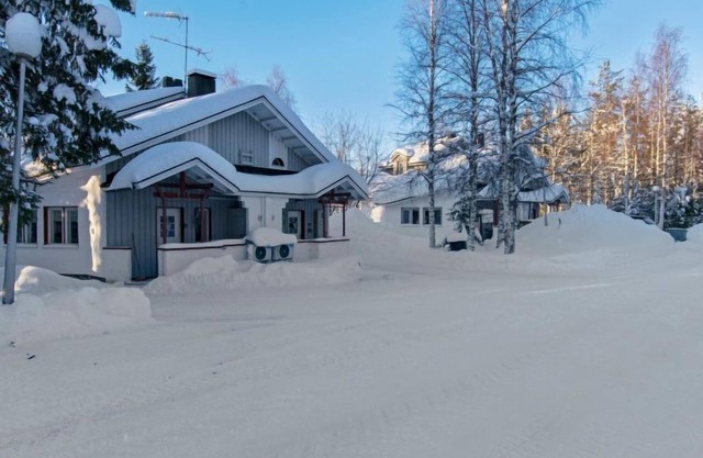 Hallantytär Paritalo 