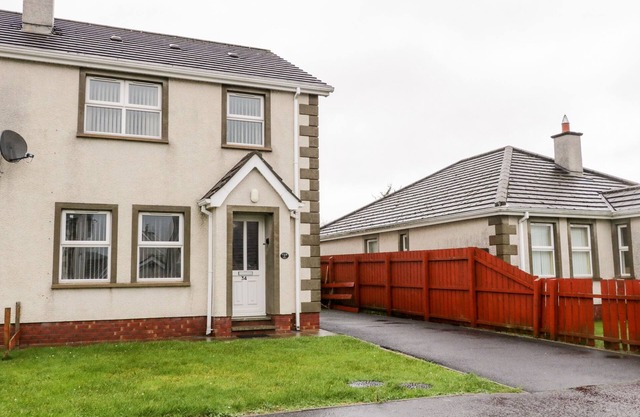 HALLER HOUSE, pet friendly, with open fire in Ballycastle