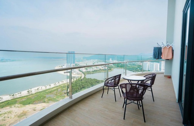 HaLong Bayfront Duplex Apartment