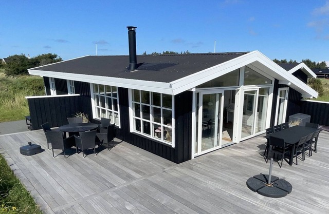 "Halsten" - 551m from the sea by Interhome