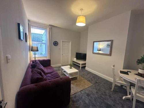Hambledon-Downstairs 2Bed flat