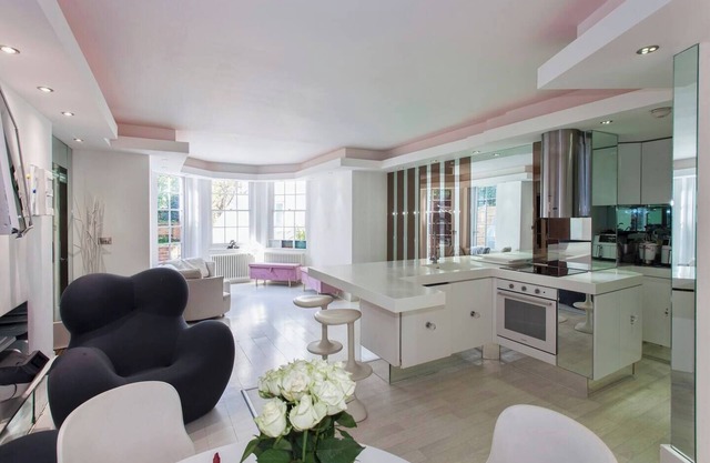Hampstead Summer Time Garden Apartment