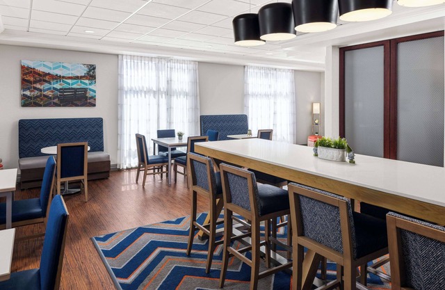 Hampton Inn Fairmont