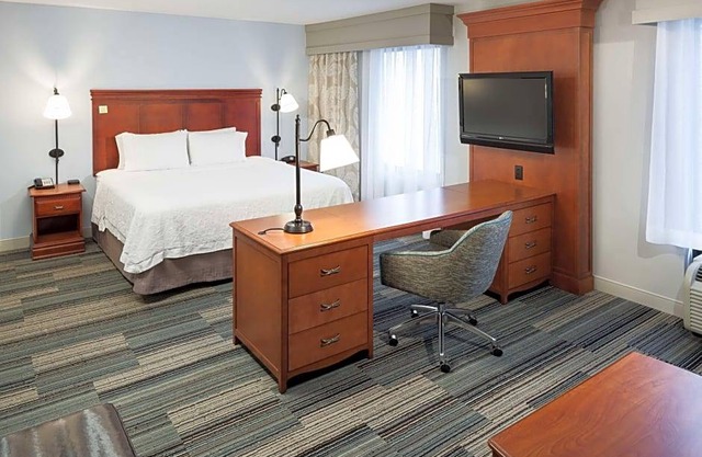 Hampton Inn & Suites Cedar Rapids - North