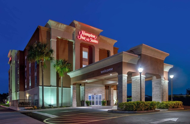 Hampton Inn & Suites - Cape Coral/Fort Myers Area, FL