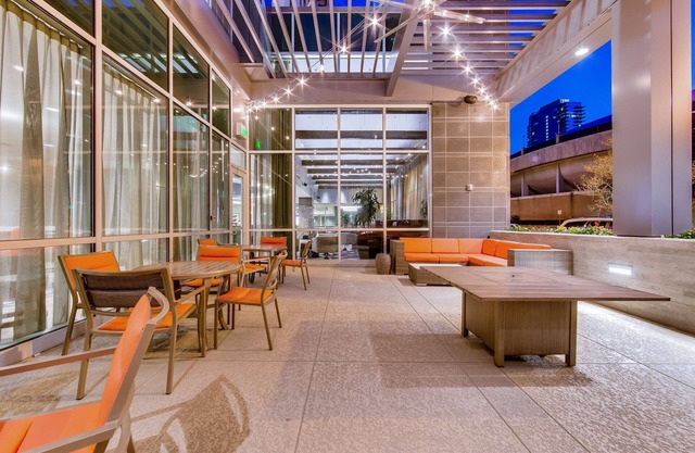 Hampton Inn & Suites Fort Worth Downtown