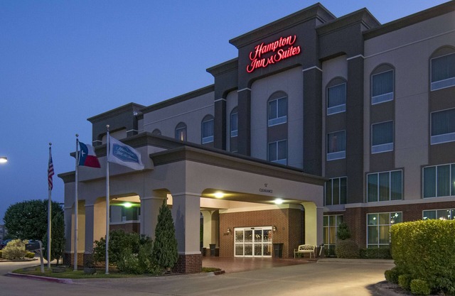Hampton Inn & Suites Waxahachie