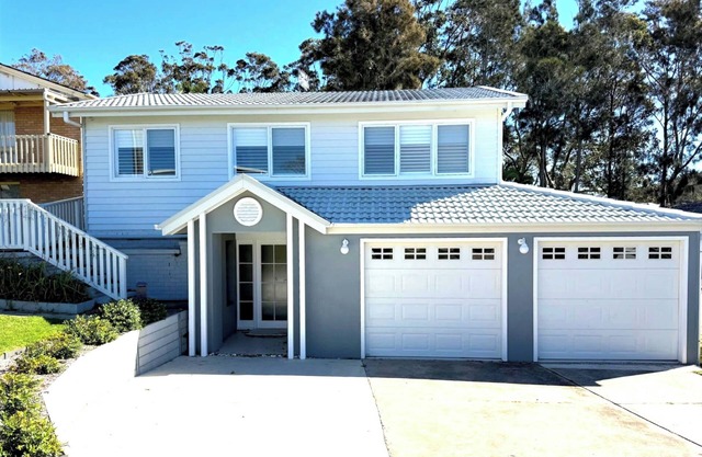 Hamptons Hideaway, Walk to Beach & WiFi