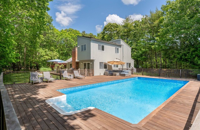 Hamptons Retreat w/Pool & Tennis - 90min from NYC