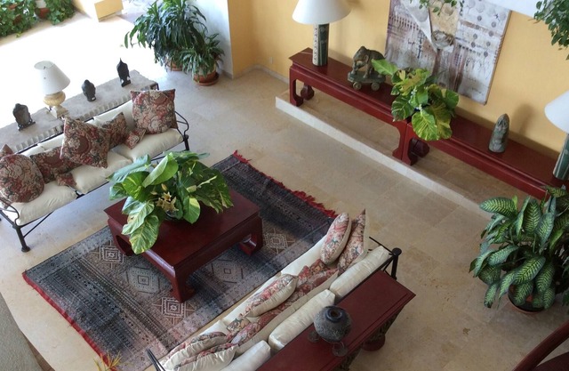 Hamsayeg Luxury beach/resort experience La Punta Manzanillo .view video