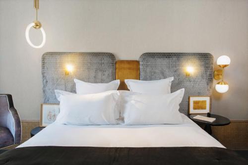 Handsome Hotel