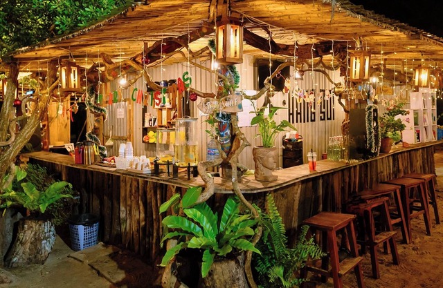 Hang Sói Glamping