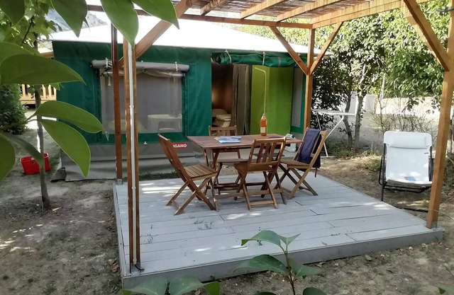 Hannibal's Fountain * - Canvas bungalow (2 bedrooms, 21m²) 4 people
