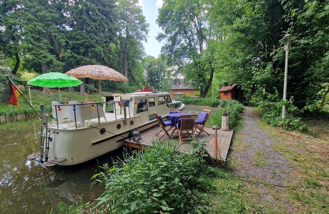 Hans im Glück, Stillgelegte Yacht aus den 1960-ziger Clamping der Besonderen Art