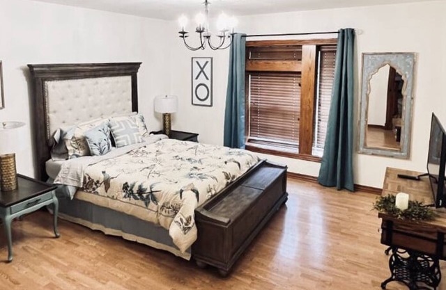 Hanza's Heartland- The retreat you deserve-Charming 4-bedroom/5 bed house