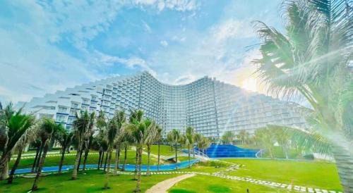 Happy Beach Seaview Condotel at The Arena Cam Ranh Resort