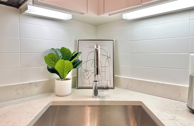 Happy-Clean-New Home in Heart of NYC w/wifi and laundry