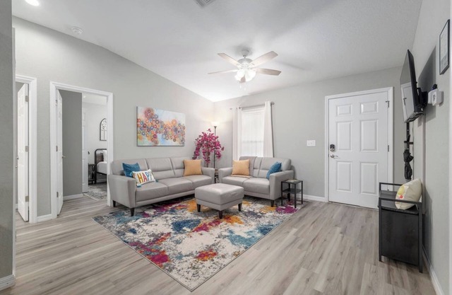 Happy Daze Ocala~Pet Friendly/Fenced Yard-WEC 14mi
