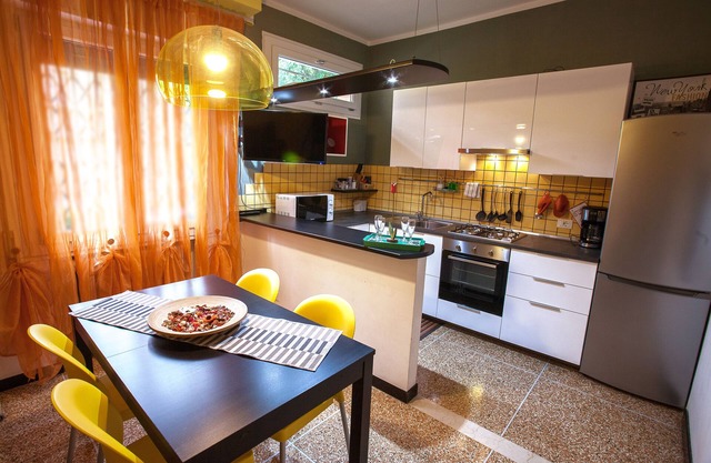 HAPPY HOME BOLOGNA Cozy, quiet, Close to CITY CENTER and EXHIBITION, AC, WiFi