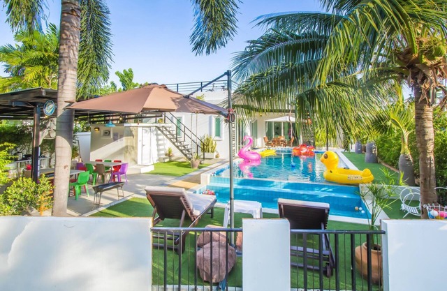 Happy-Home Pool Villa