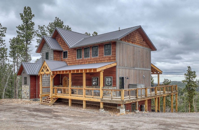 Happy Hour Hideaway - Magnificent Mountain Views!