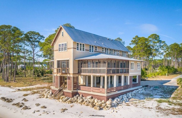 "Happy Ours" 5BR/4.5BA Beachfront Home