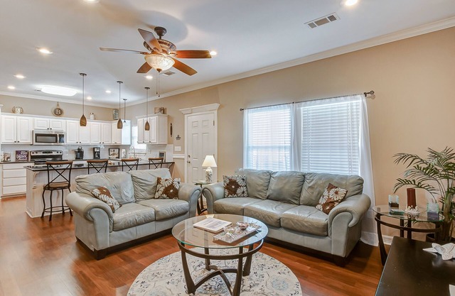 Happy Place -a 2 bedroom, 2 bath, sleeps 8.