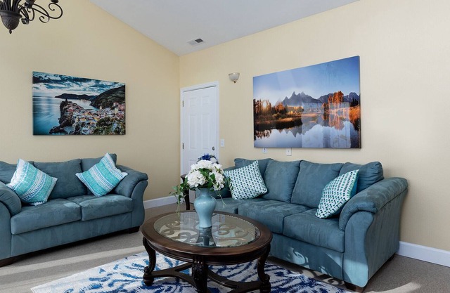 Happy Valley Bright Urban House With Wifi Preview listing