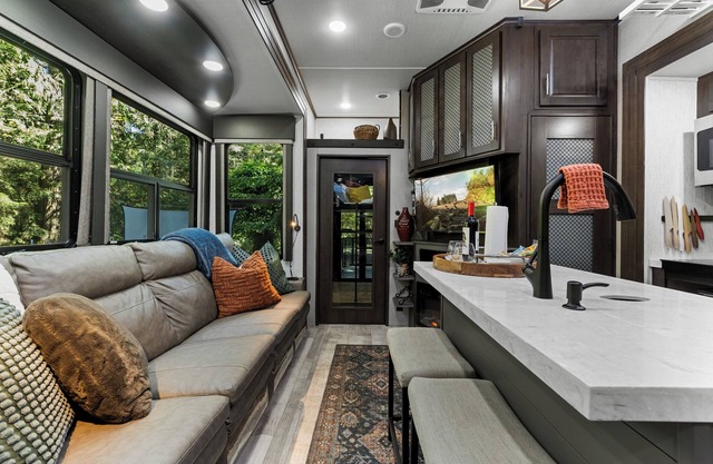 Happy Valley Hideaway with 2 Bedrooms & Fire Pit