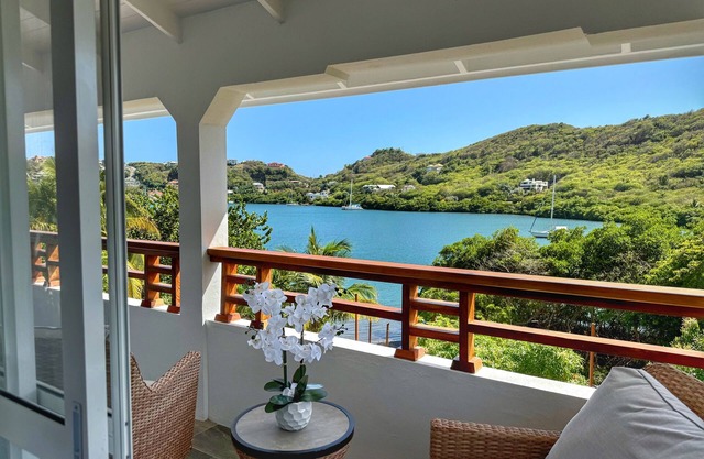 Harbor Haven Luxury Retreat II - VEHICLE INCLUDED