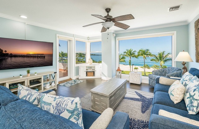 *HARBORSIDE HARMONY @ TRUMAN ANNEX* Waterfront Condo + LAST KEY SERVICES…