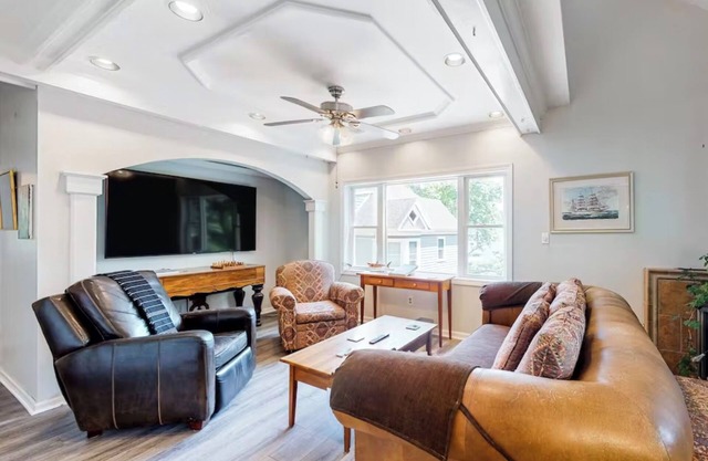 Harborview Perch. spacious & open floorplan, privacy, harbor view, amenities