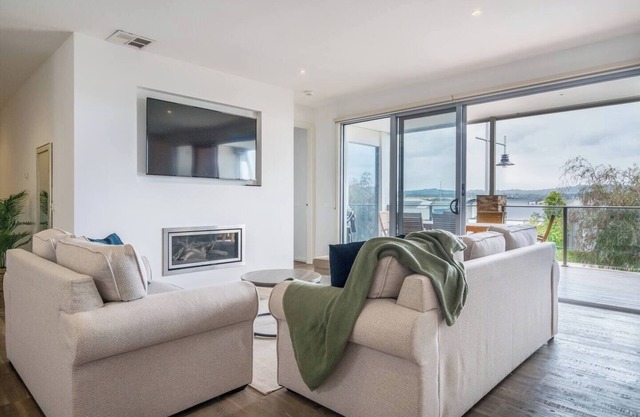 Harbour Haven Generous Group Stay Near Martha Cove