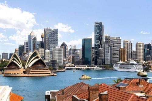 Harbour & Heritage Elegant Escape in Kirribilli