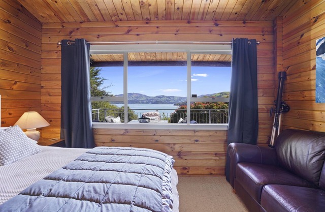 Harbour Panorama - Akaroa Holiday Home