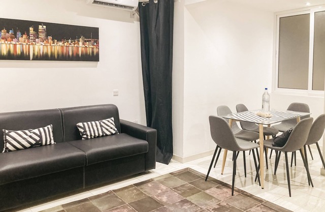 Harbour Pearl Stylish, Spacious, King-Size Bed