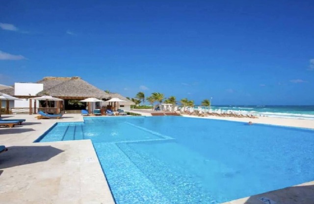 Hard Rock Cafe Coral Bay Beach Club Apt.