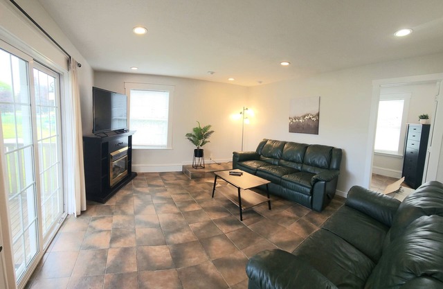 Hardy's Parlee Beach Suite #23