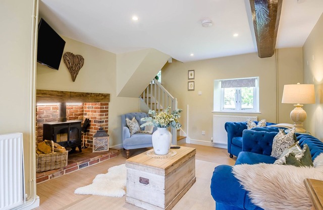 Hare Cottage - Two Bedroom House, Sleeps 4