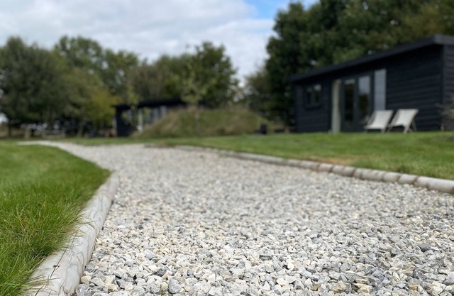 Hare’s Retreat - (Middle Cabin) - sleeps 2 guests in 1 bedroom