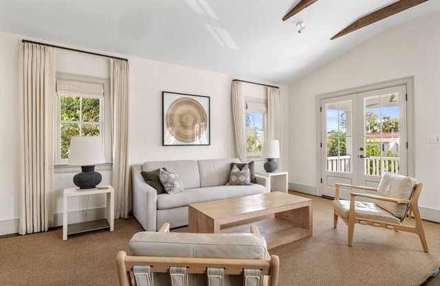 Harleston House | Sleeps 17 | Multi-Unit Rental