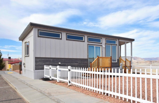 Harmony Haven is your cozy sanctuary and gateway to stunning Lake Powell.