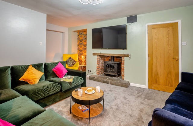 Harp Cottage - Four Bedroom House, Sleeps 6