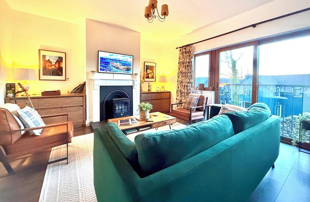 Harriet's Cottage. Chic & Cozy, Walk Everywhere!