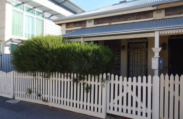 Harriett's Cottage - on Harriett's