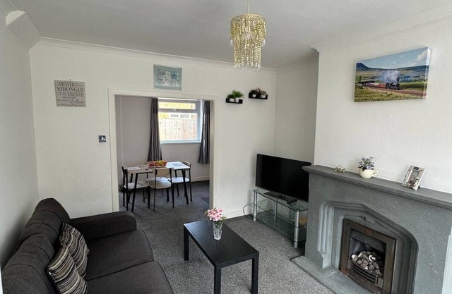 Hartlepool - 2 bedroom - near seaside - Sleeps 5