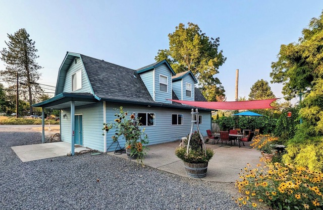 Harvest Hideaway ~ A Perfect Escape to the Center of Wine Country